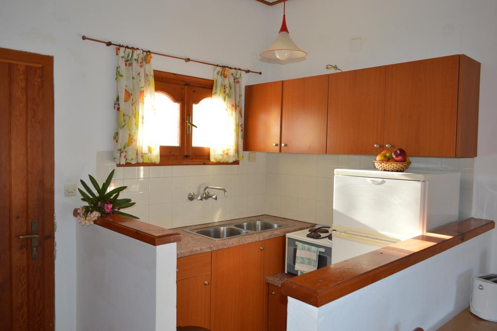 Ferienwohnung Limanaki Planos Zimmer foto